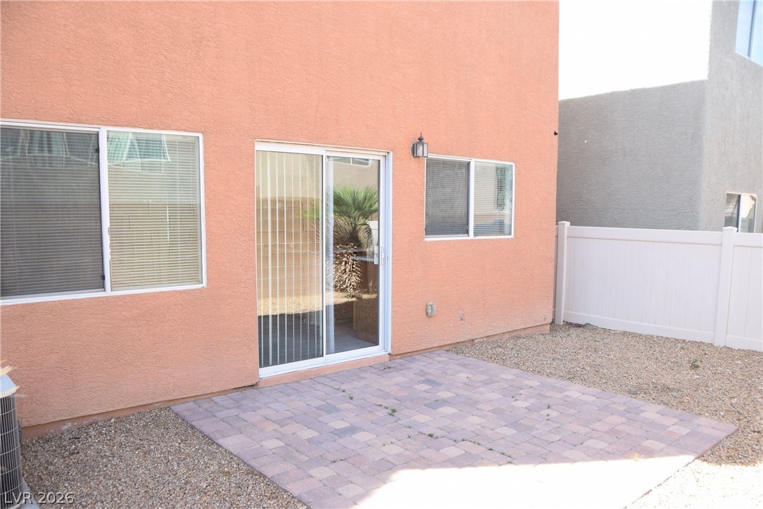 9440 Crimson Sky Street
