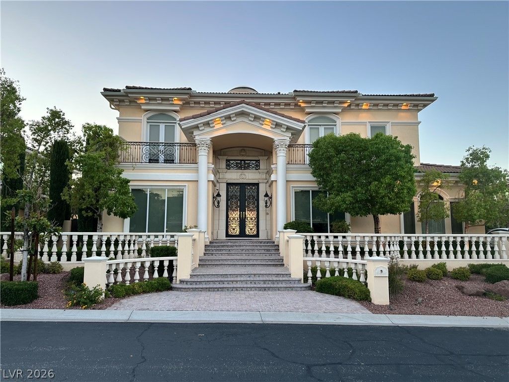 Photo of 5 Yorkridge Court, Henderson, NV 89052 (MLS # 2753793)
