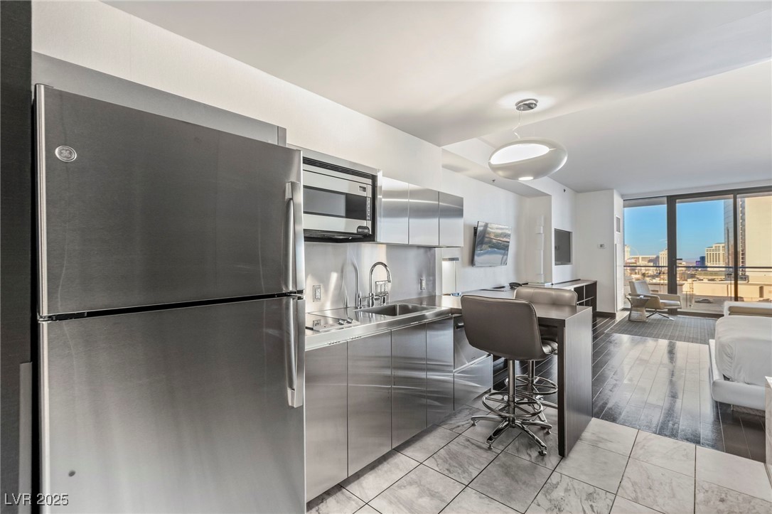 4381 W Flamingo Road 10038