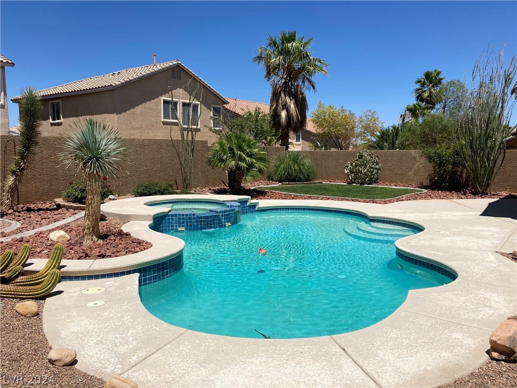 Photo 1 of 32 — 11204 Dell Cliffs Court, Las Vegas, NV 89144