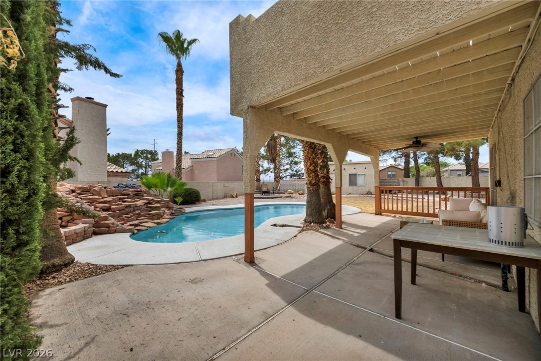 8601 Freeport Lane