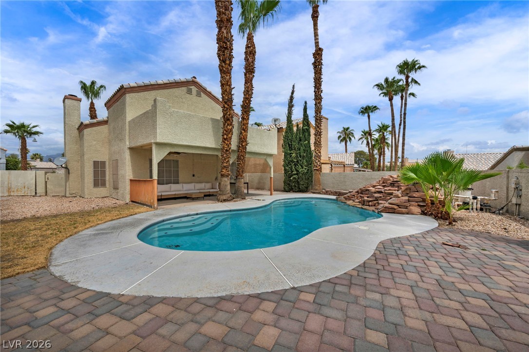 8601 Freeport Lane