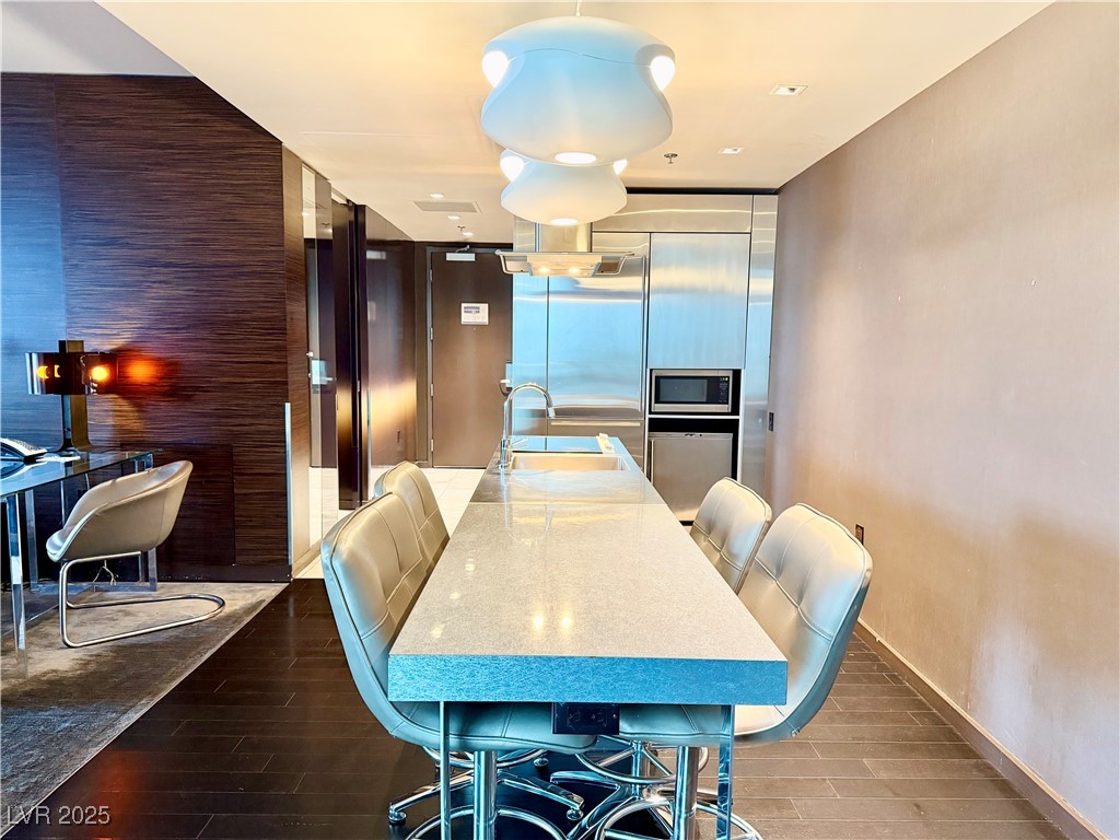 4381 W Flamingo Road 2821