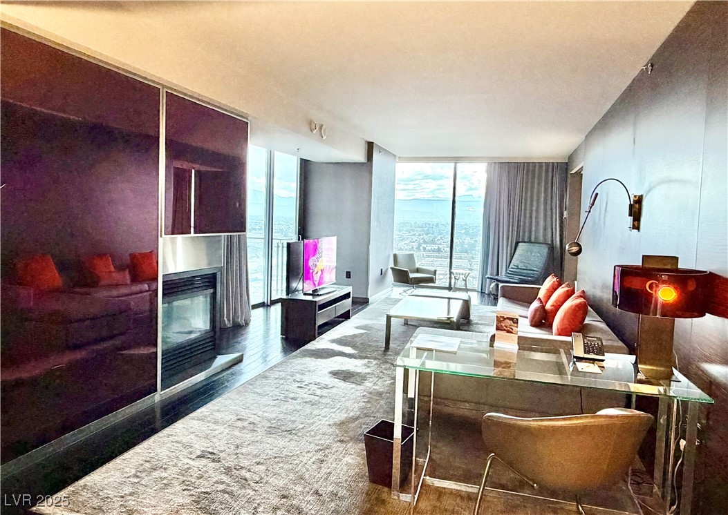 4381 W Flamingo Road 2821