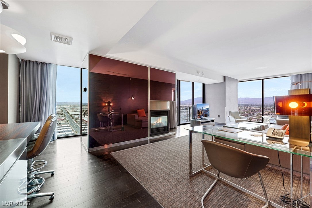 4381 W Flamingo Road 2821