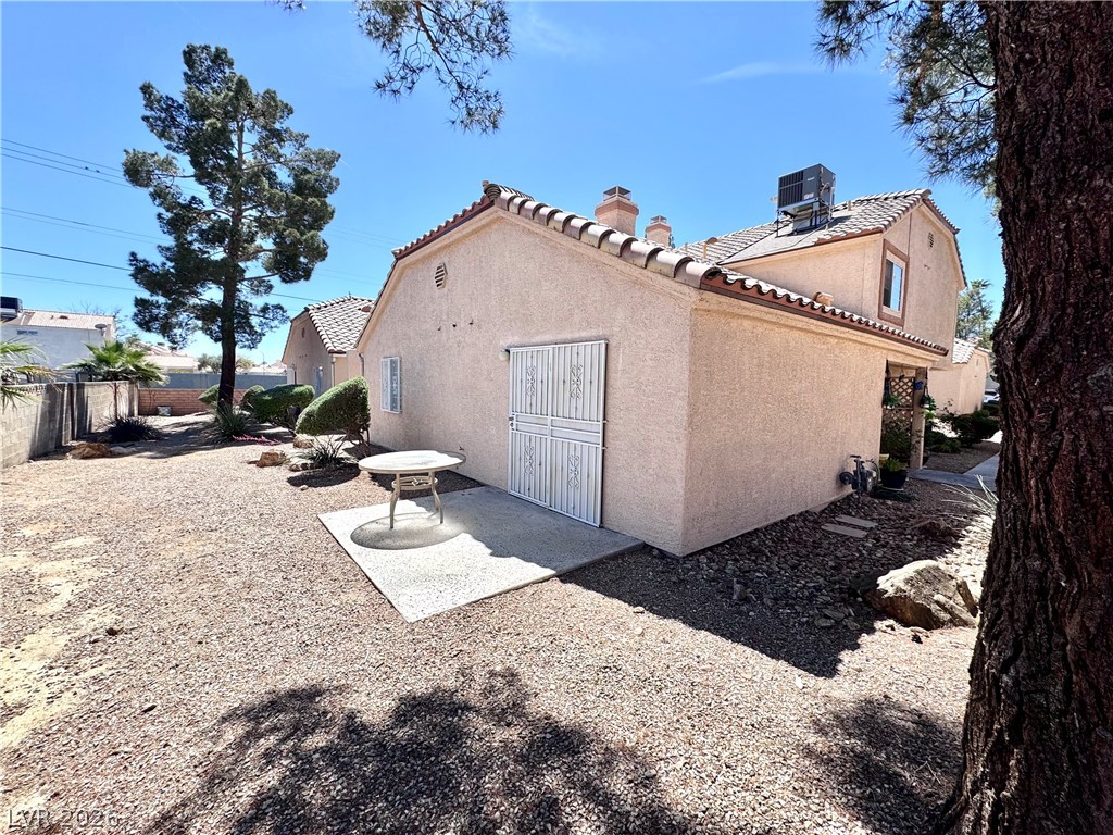 1600 N Torrey Pines Drive 101