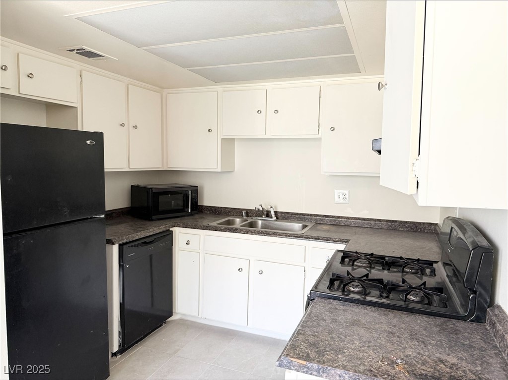 Las Vegas, Nevada 89119, United States, 2 Bedrooms Bedrooms, ,2 BathroomsBathrooms,Residential,Active,153563