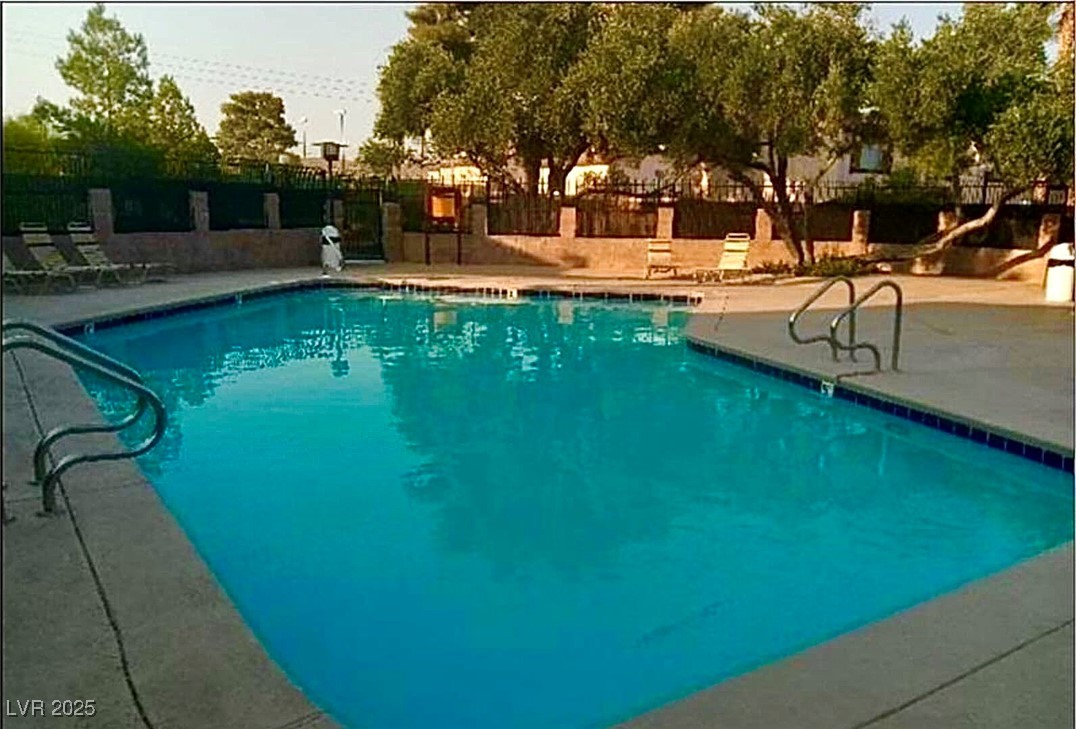 Las Vegas, Nevada 89119, United States, 2 Bedrooms Bedrooms, ,2 BathroomsBathrooms,Residential,Active,153563