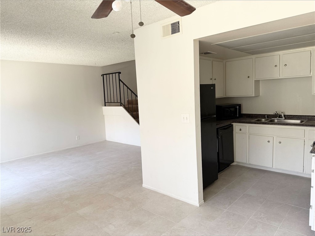 Las Vegas, Nevada 89119, United States, 2 Bedrooms Bedrooms, ,2 BathroomsBathrooms,Residential,Active,153563