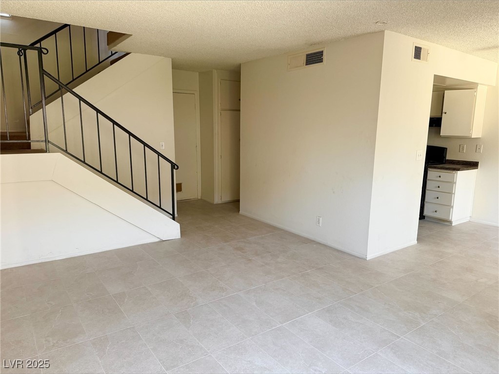 Las Vegas, Nevada 89119, United States, 2 Bedrooms Bedrooms, ,2 BathroomsBathrooms,Residential,Active,153563