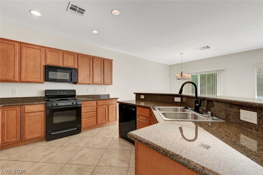 7757 Coast Jay Street