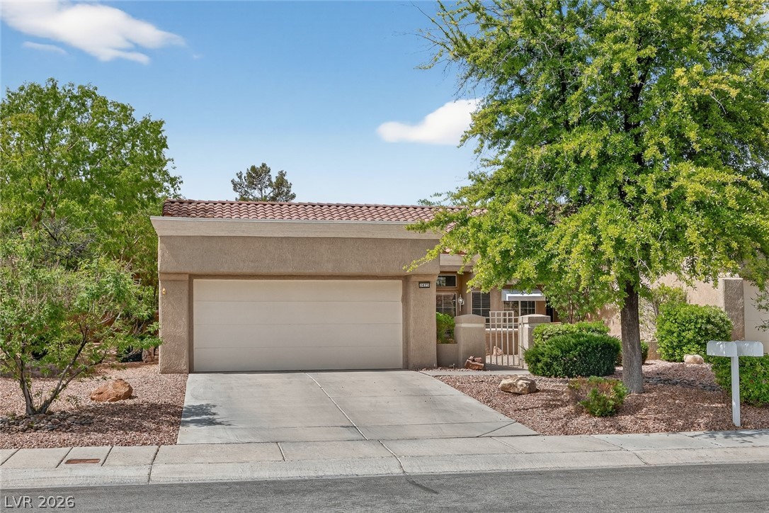 2425 Desert Butte Drive