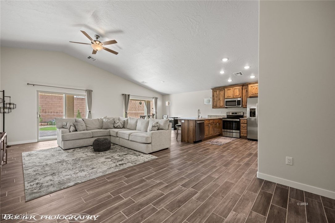 942 Shadow Hawk Ridge, Mesquite, Nevada image 17
