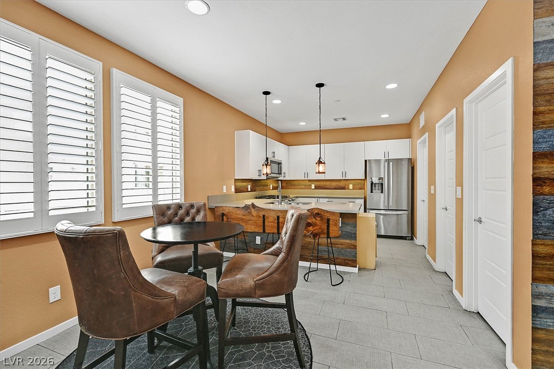 11257 Rainbow Peak Avenue 209