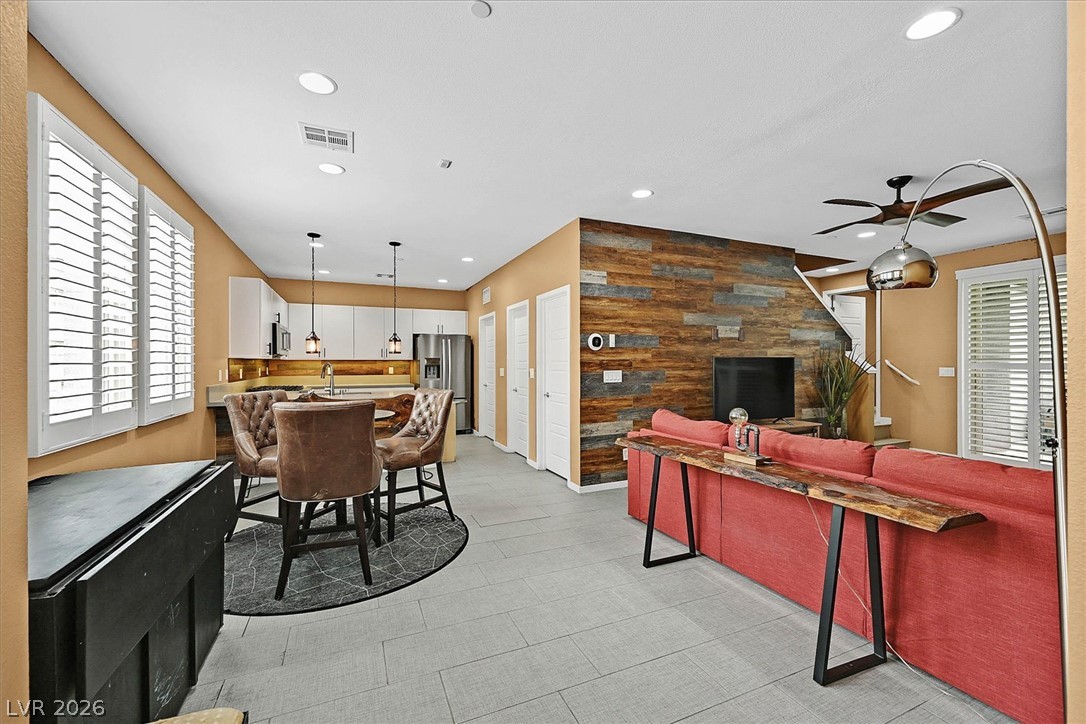 11257 Rainbow Peak Avenue 209