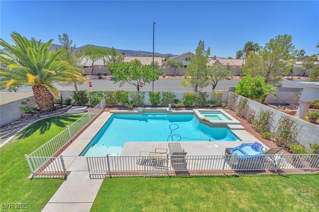 1035 Tabor Hill Avenue, Henderson, Nevada image 33