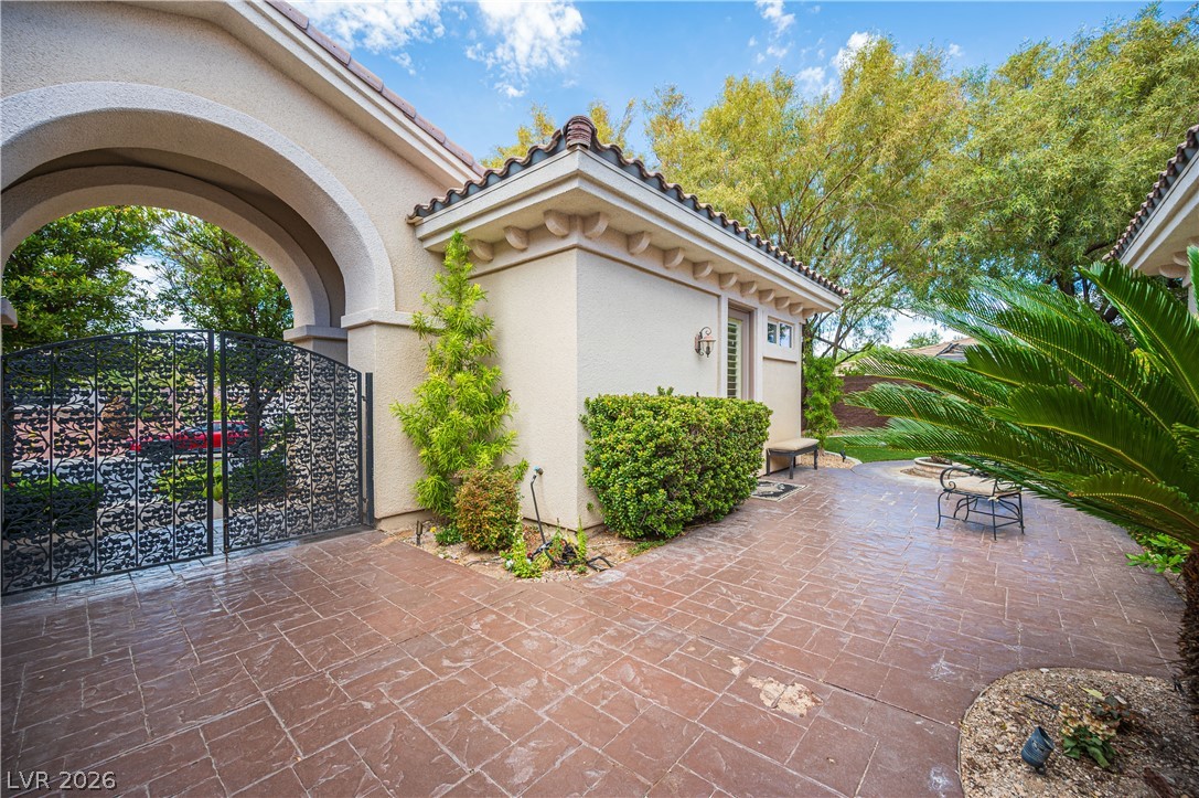 10925 Iris Canyon Lane