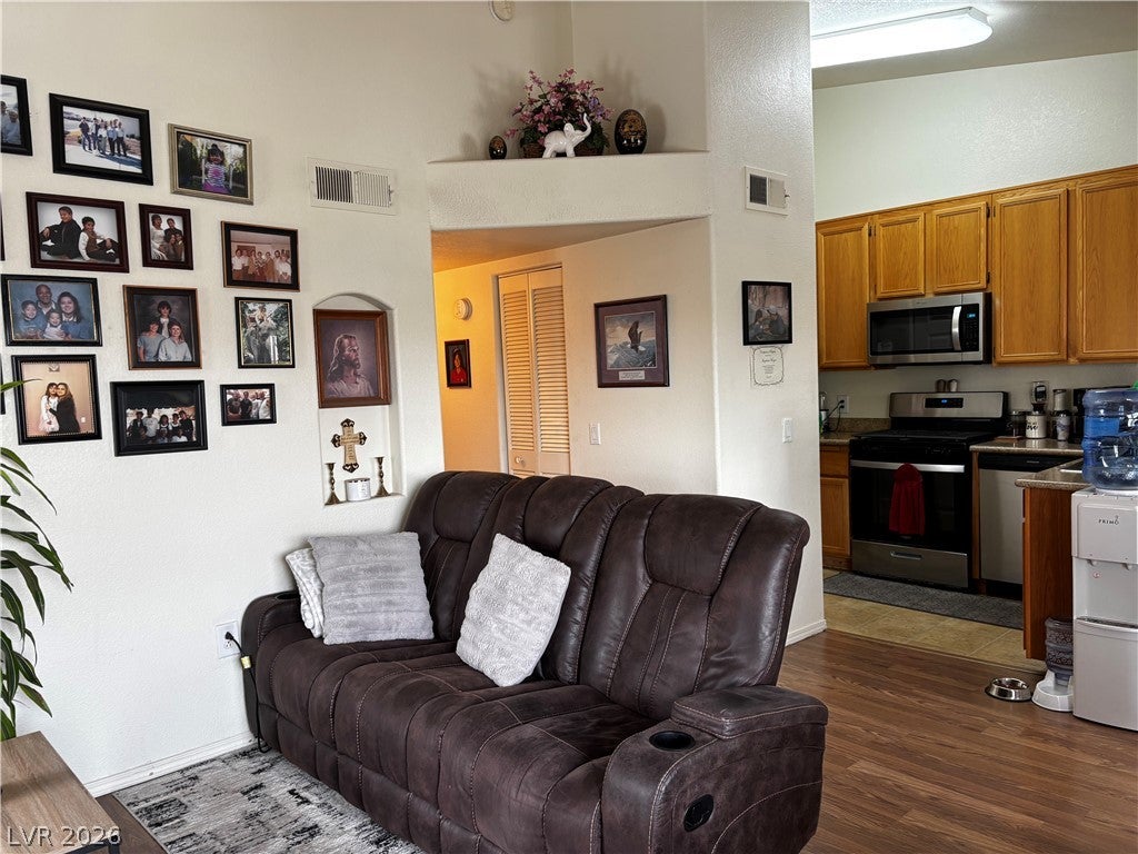 3318 N Decatur Boulevard 2168