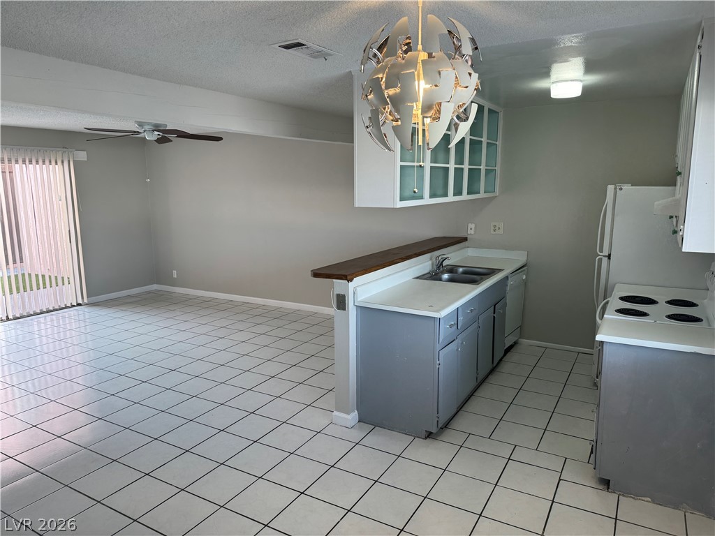 2158 E Desert Inn Road