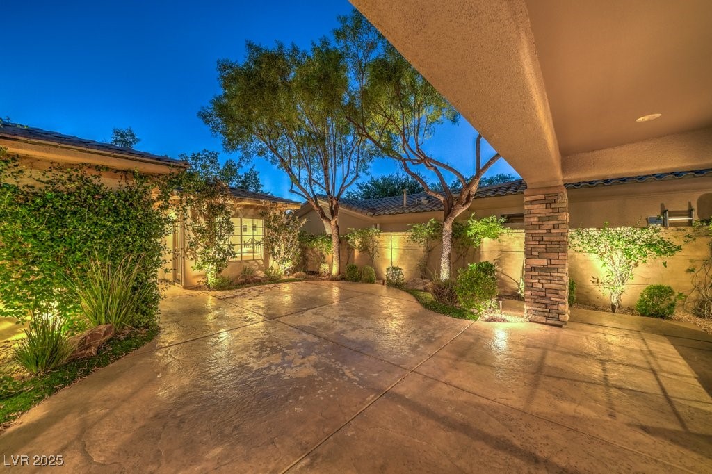 4 Emerald Dunes Circle, Henderson, Nevada image 2