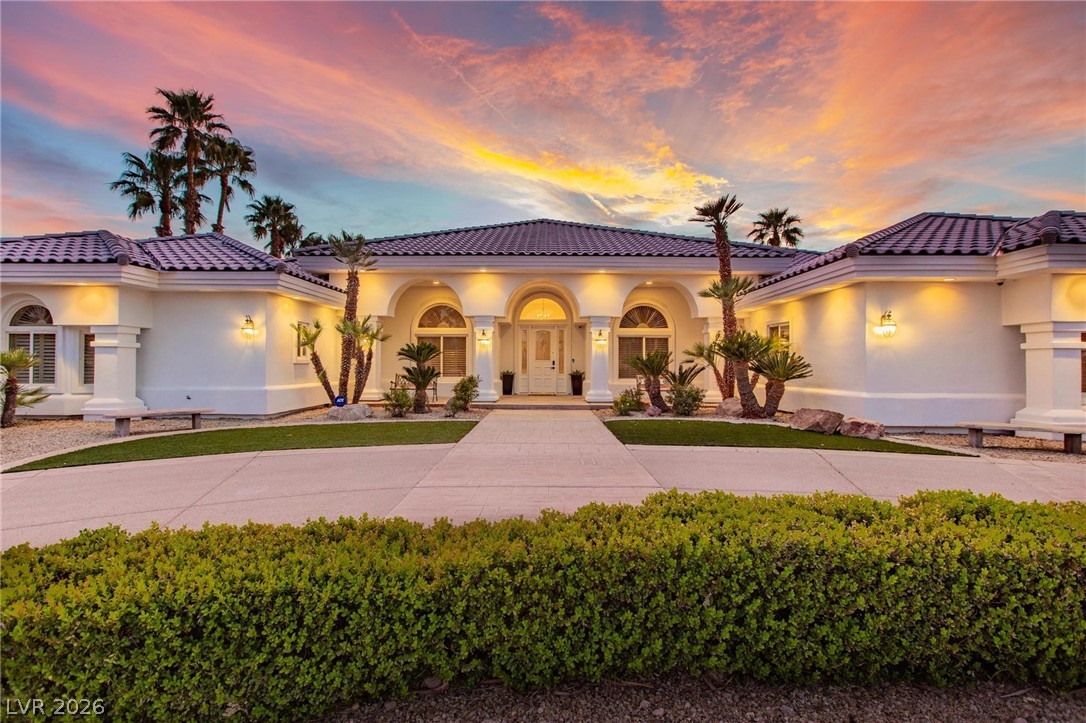 5891 N Campbell Road