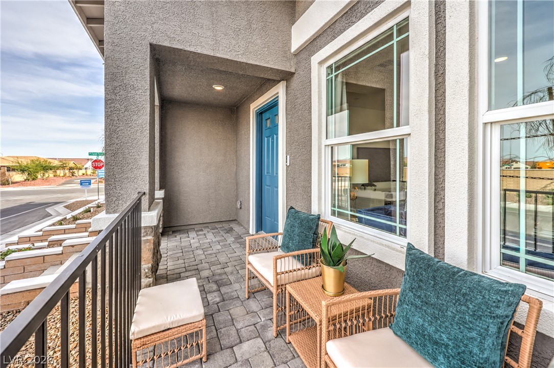 918 Violet Heron Street 993