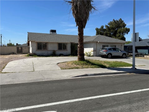 Homes For Sale - 900 N Sandhill Road<br/> Clark County, Las Vegas, NV 89110