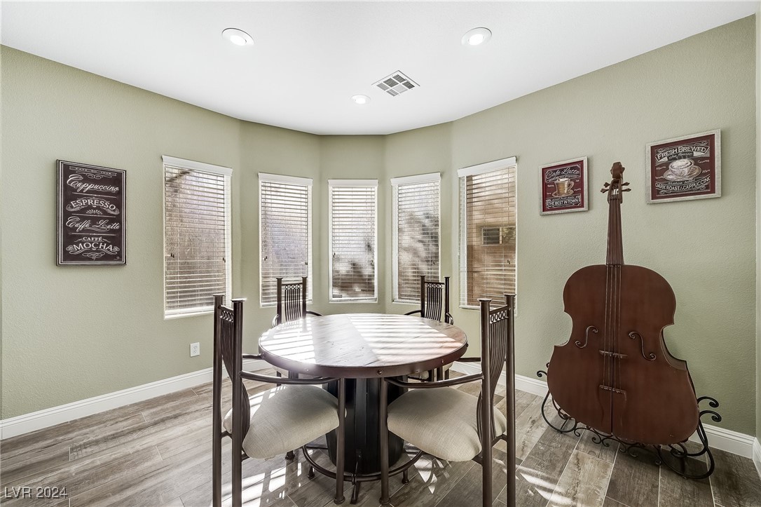 Las Vegas, Nevada 89141, United States, 3 Bedrooms Bedrooms, ,3 BathroomsBathrooms,Residential,Pending,27368