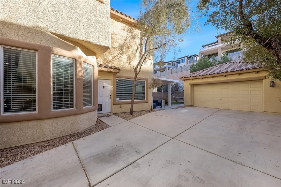 Las Vegas, Nevada 89141, United States, 3 Bedrooms Bedrooms, ,3 BathroomsBathrooms,Residential,Pending,27368