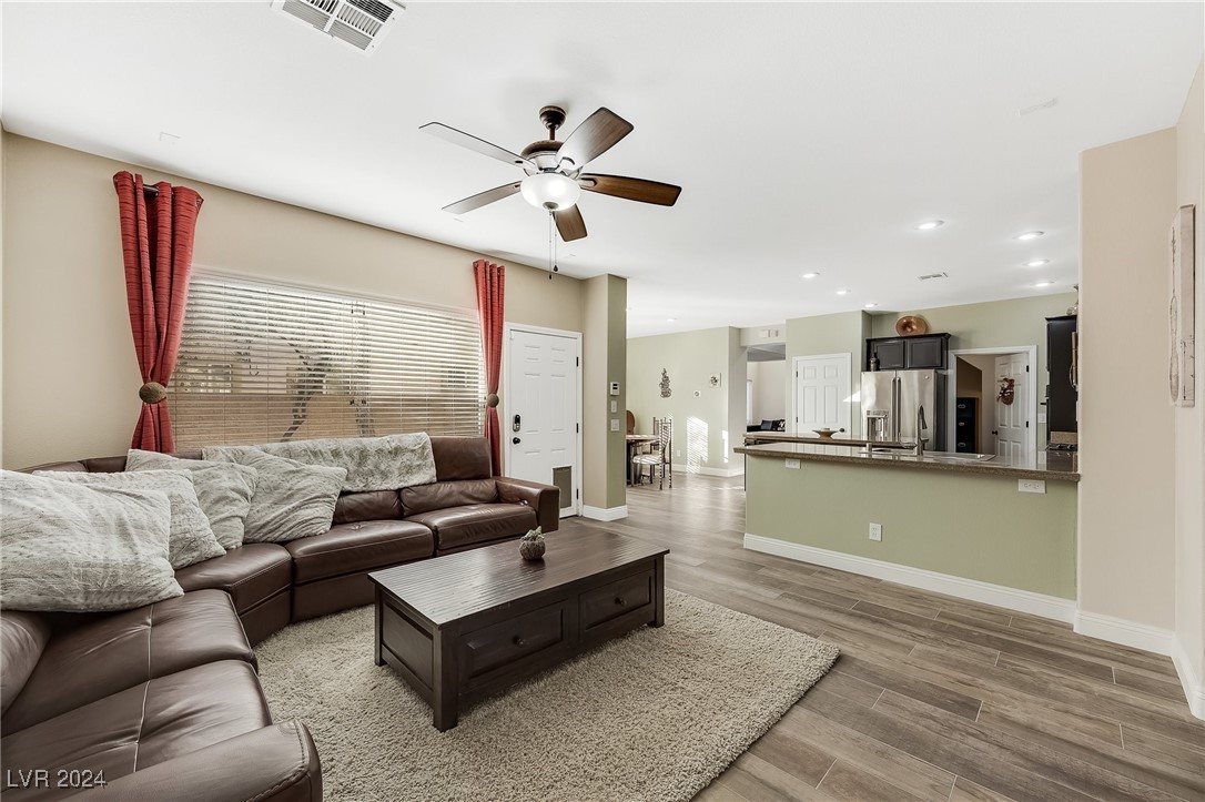 Las Vegas, Nevada 89141, United States, 3 Bedrooms Bedrooms, ,3 BathroomsBathrooms,Residential,Pending,27368