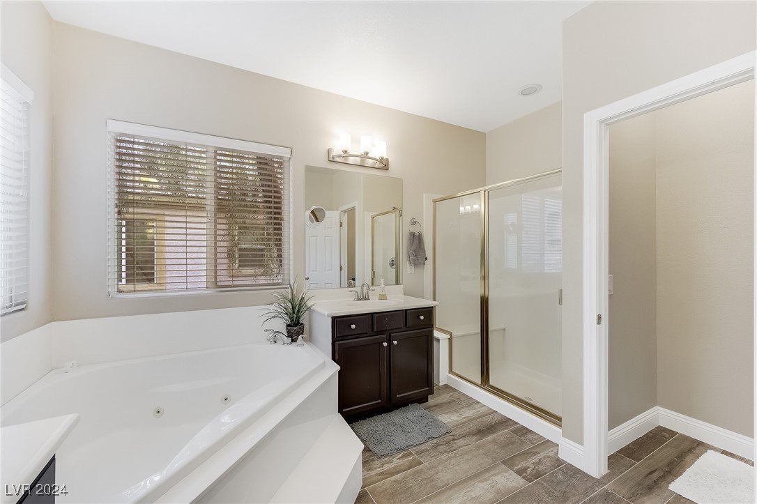 Las Vegas, Nevada 89141, United States, 3 Bedrooms Bedrooms, ,3 BathroomsBathrooms,Residential,Pending,27368