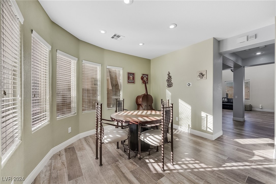 Las Vegas, Nevada 89141, United States, 3 Bedrooms Bedrooms, ,3 BathroomsBathrooms,Residential,Pending,27368