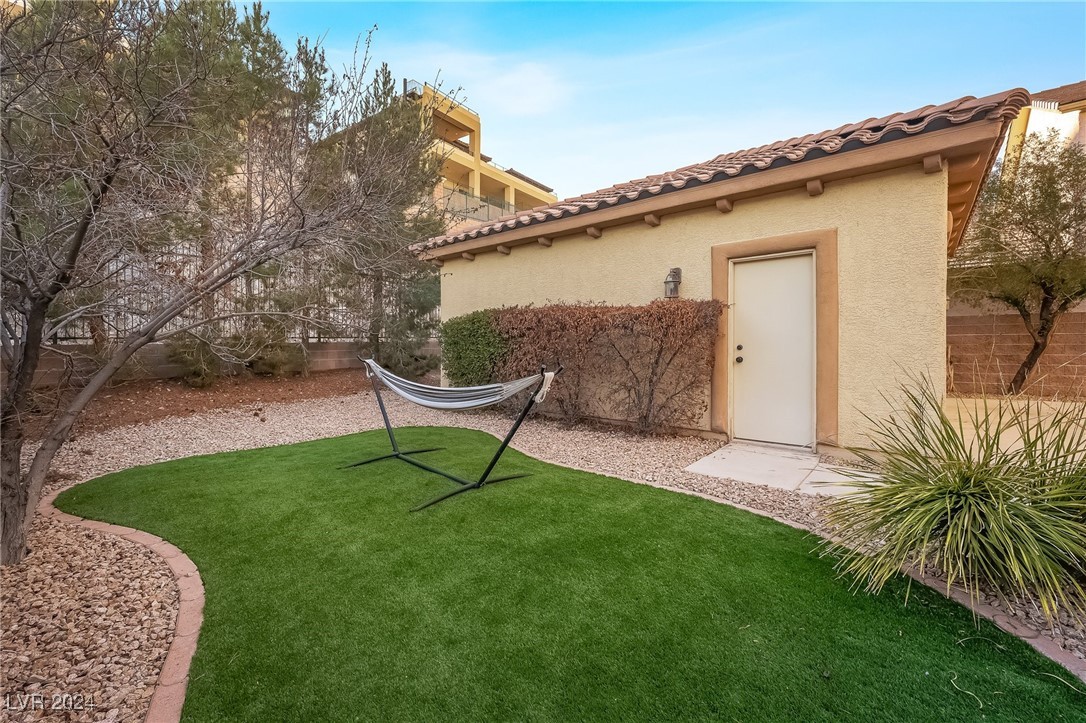 Las Vegas, Nevada 89141, United States, 3 Bedrooms Bedrooms, ,3 BathroomsBathrooms,Residential,Pending,27368