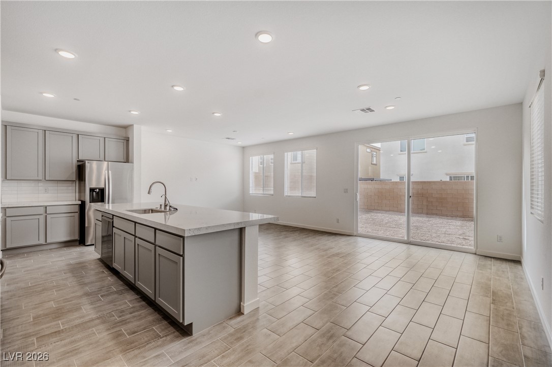 881 Arbor Spring Street