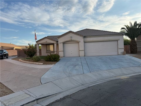 Homes For Sale - 3135 Sentimental Court<br/> Clark County, North Las Vegas, NV 89031