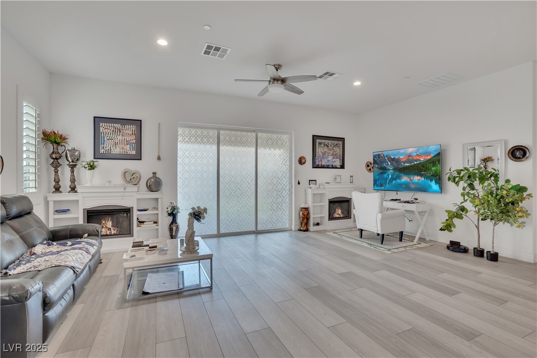 330 Meadow Brush Place, Henderson, Nevada image 6