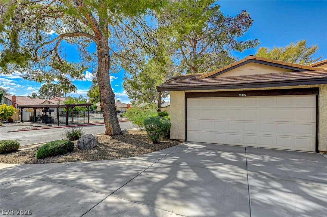 4432 Live Oak Drive