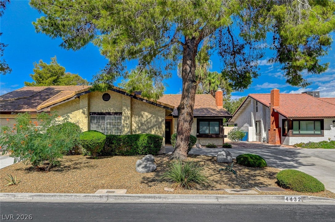 4432 Live Oak Drive
