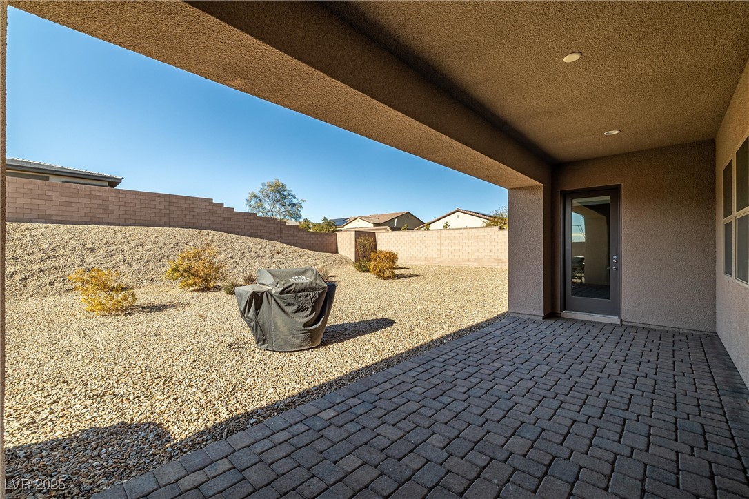 Las Vegas, Nevada 89149, United States, 4 Bedrooms Bedrooms, ,4 BathroomsBathrooms,Residential,Pending,20879