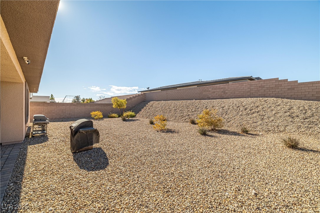 Las Vegas, Nevada 89149, United States, 4 Bedrooms Bedrooms, ,4 BathroomsBathrooms,Residential,Pending,20879
