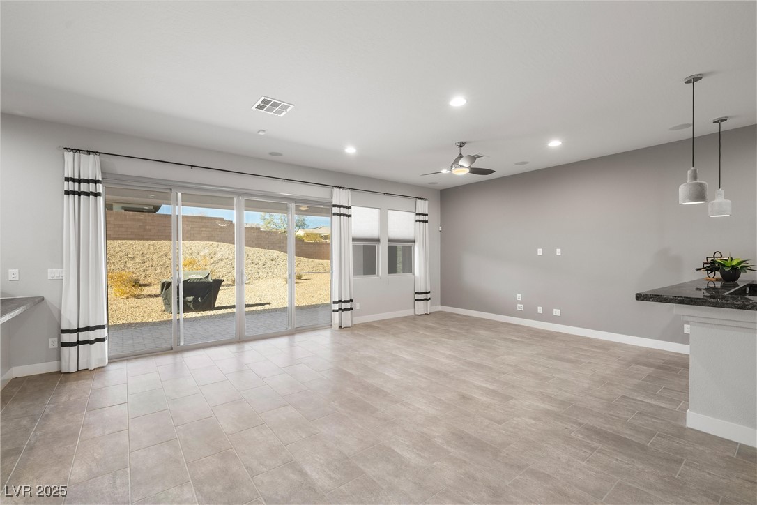 Las Vegas, Nevada 89149, United States, 4 Bedrooms Bedrooms, ,4 BathroomsBathrooms,Residential,Pending,20879