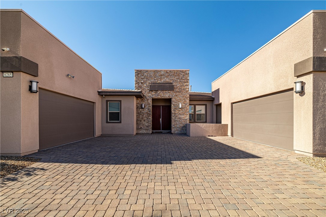 Las Vegas, Nevada 89149, United States, 4 Bedrooms Bedrooms, ,4 BathroomsBathrooms,Residential,Pending,20879