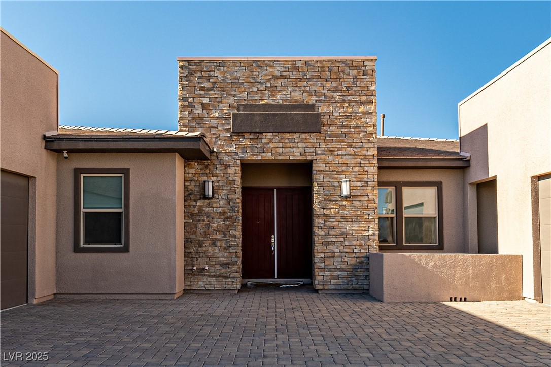 Las Vegas, Nevada 89149, United States, 4 Bedrooms Bedrooms, ,4 BathroomsBathrooms,Residential,Pending,20879