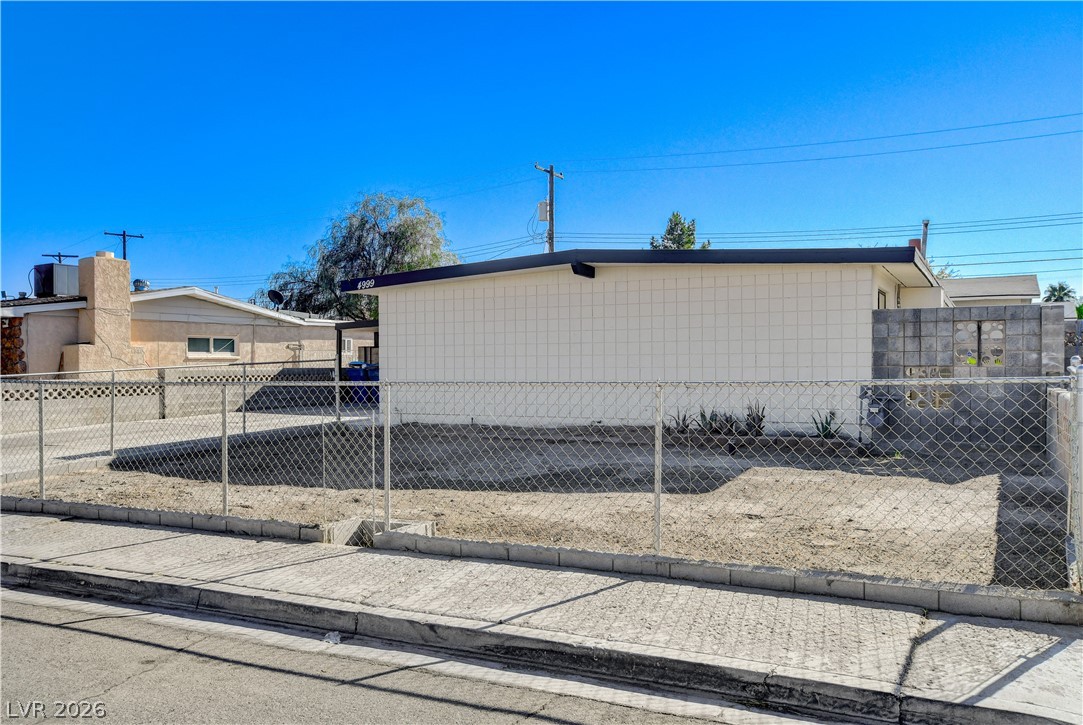 4999 Meredith Avenue
