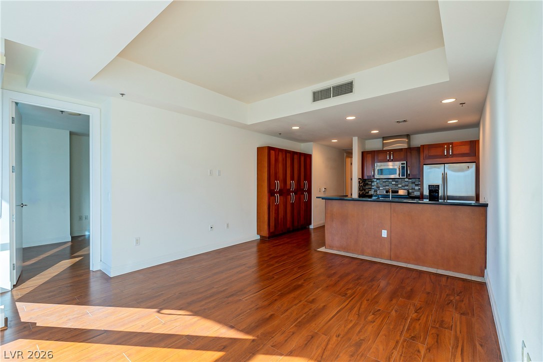 4525 DEAN MARTIN Drive 1405