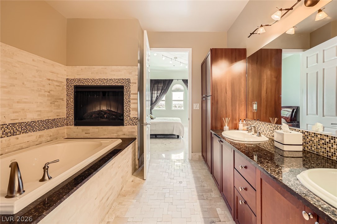 2455 W Serene Avenue 923