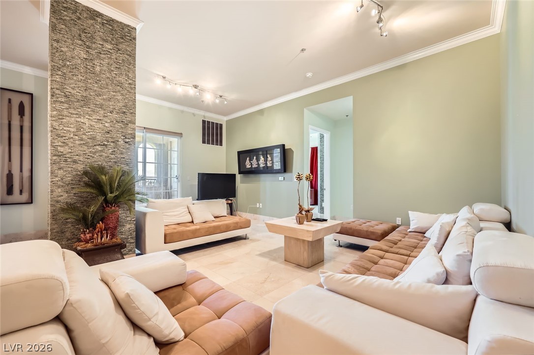 2455 W Serene Avenue 923