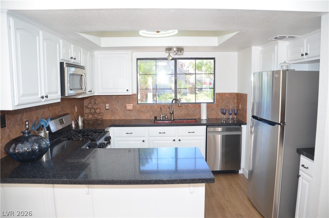 1442 White Drive