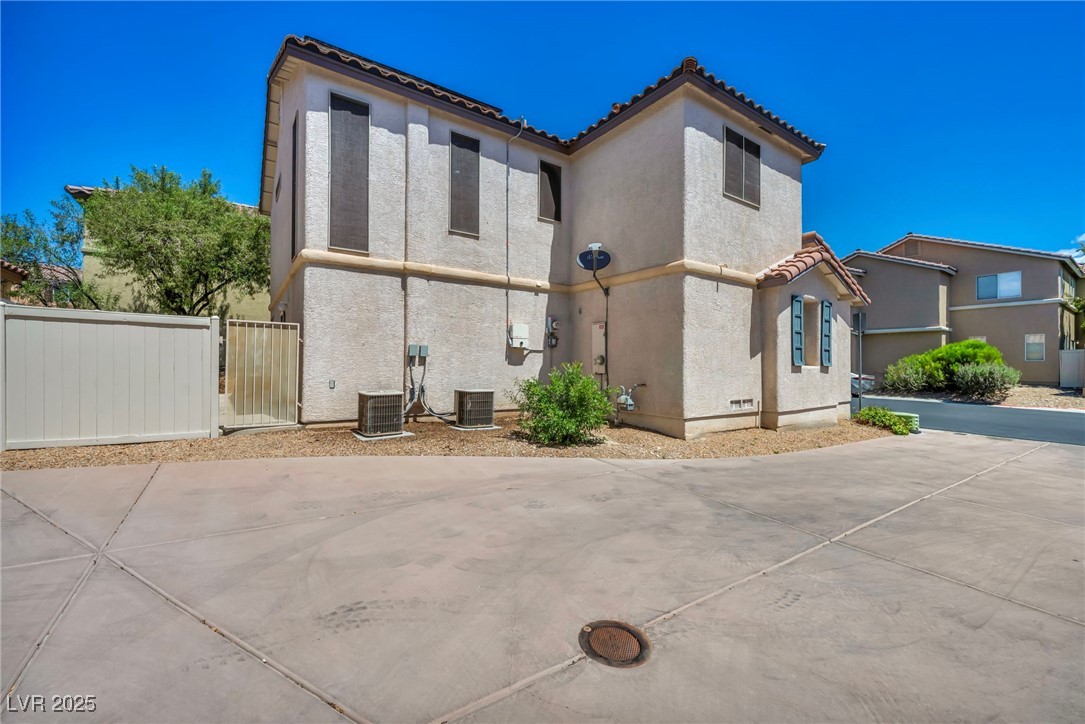 9165 Starling Wing Place