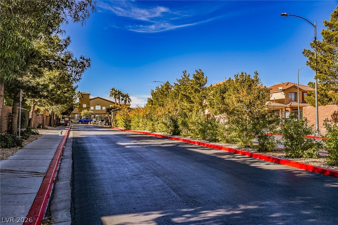6882 Bronze Meadow Avenue